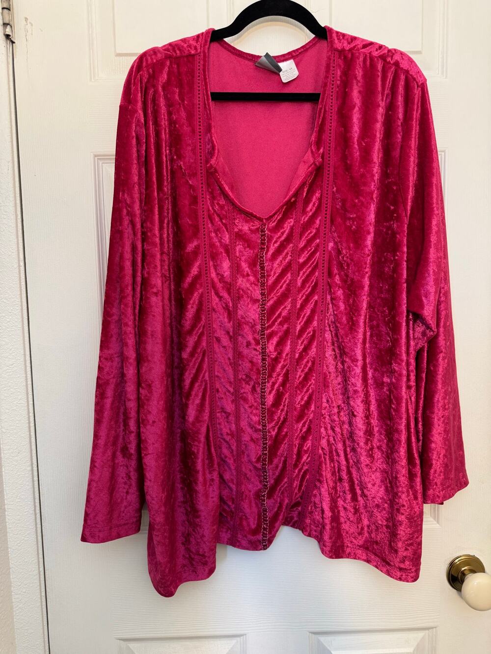 Vintage-style Bill Blass fuchsia velvet blouse 4X – soft ribbon front detail